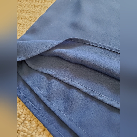 Like New✨ Reitmans Round Neck Blouse - Picture 5 of 6